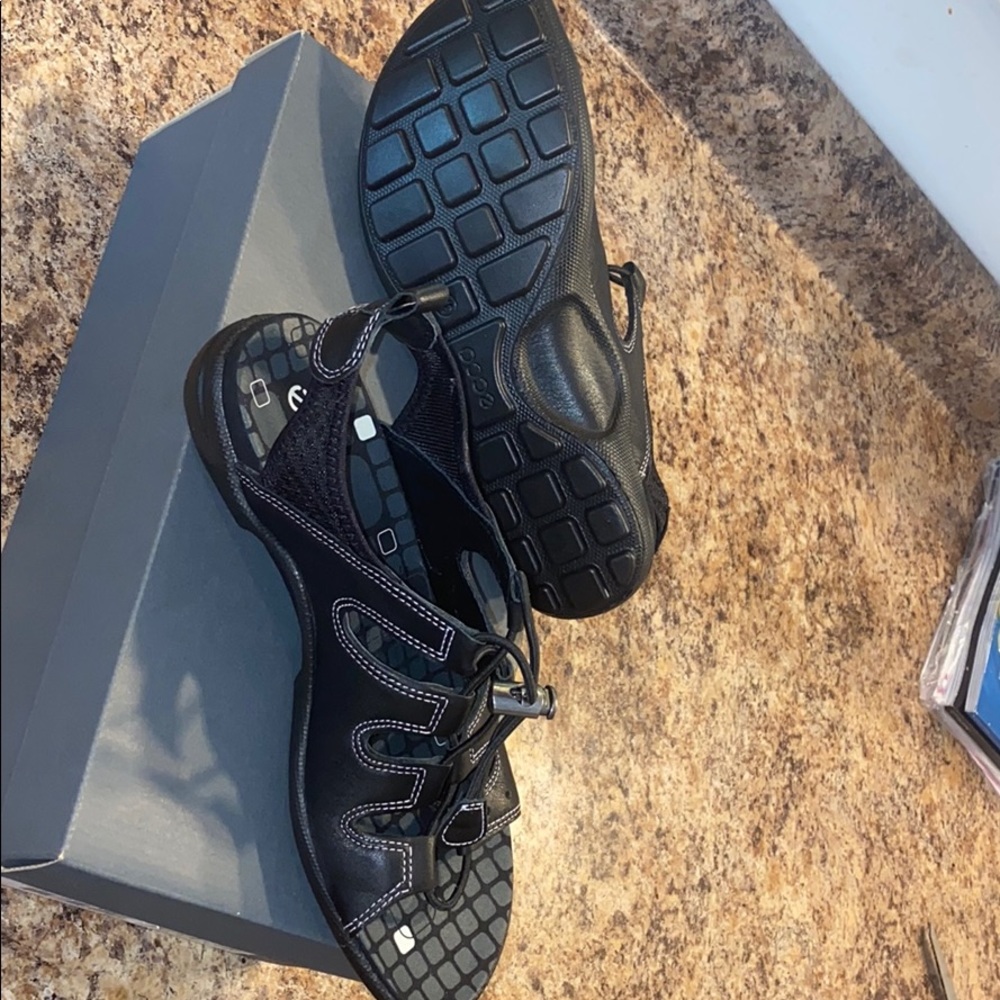 ecco sandals